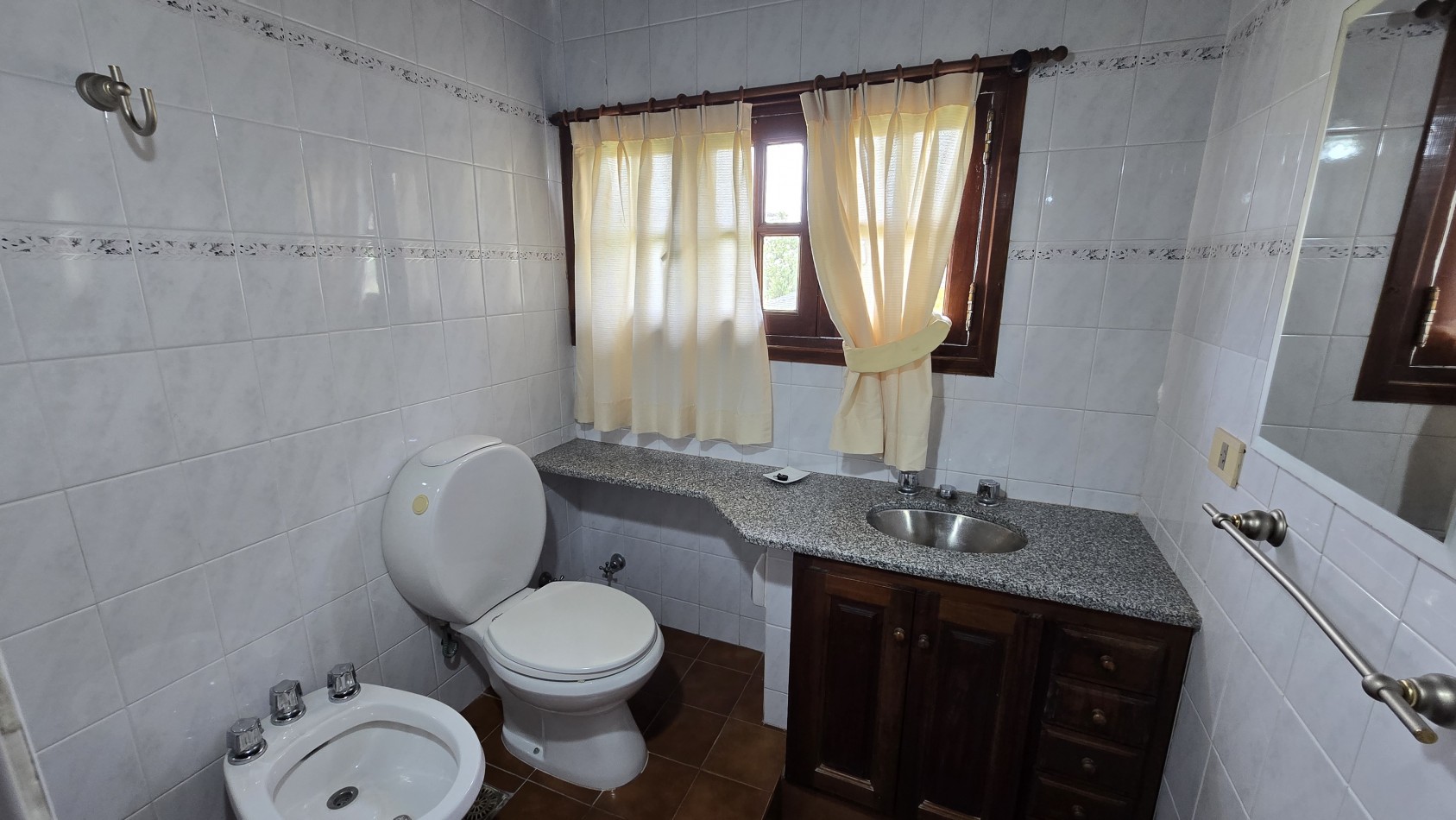 EXCELENTE CASA EN MARTIN PESCADOR (ZONA PLAYA)