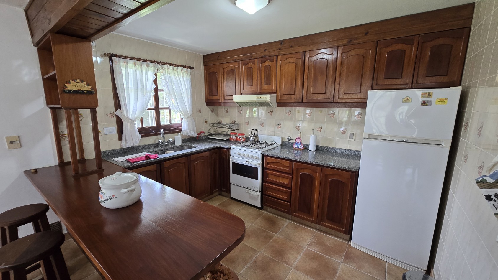 EXCELENTE CASA EN MARTIN PESCADOR (ZONA PLAYA)