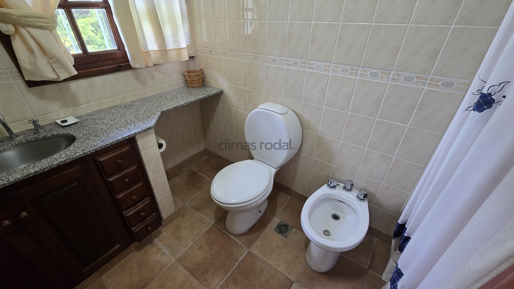 EXCELENTE CASA EN MARTIN PESCADOR (ZONA PLAYA)