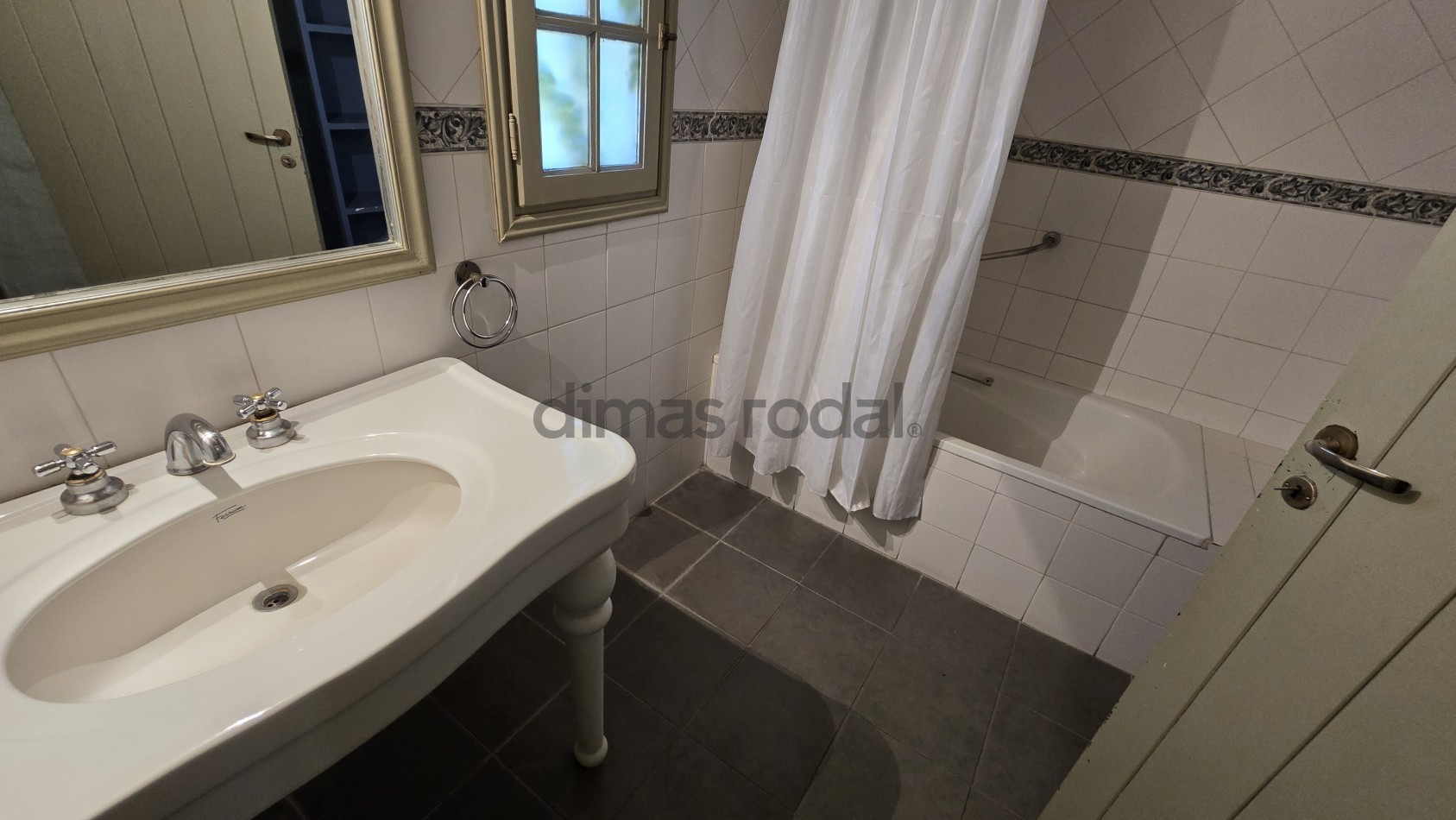 EN VENTA - PINAMAR - CASA 3 DORMITORIOS FINANCIACION