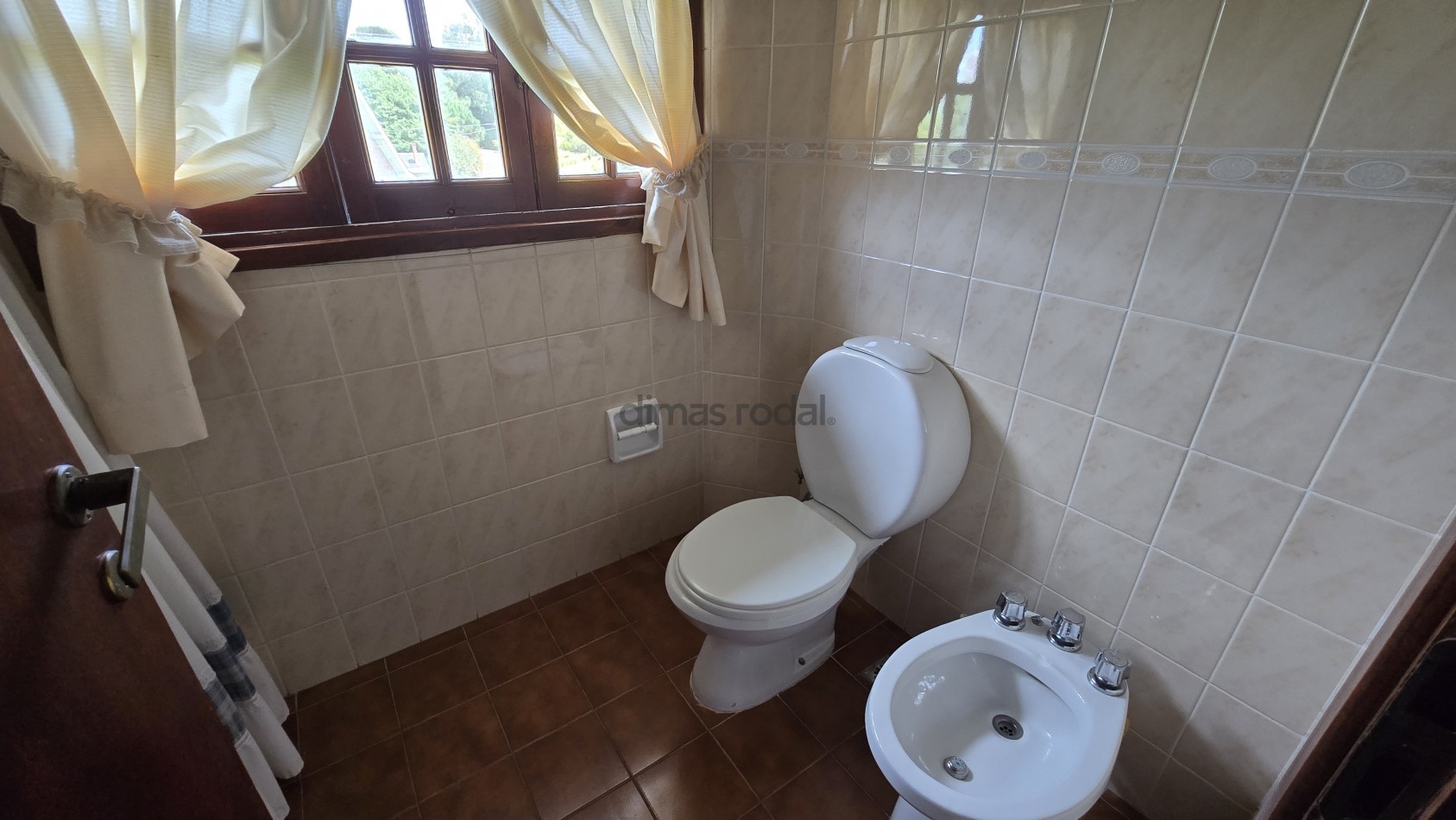 EXCELENTE CASA EN MARTIN PESCADOR (ZONA PLAYA)