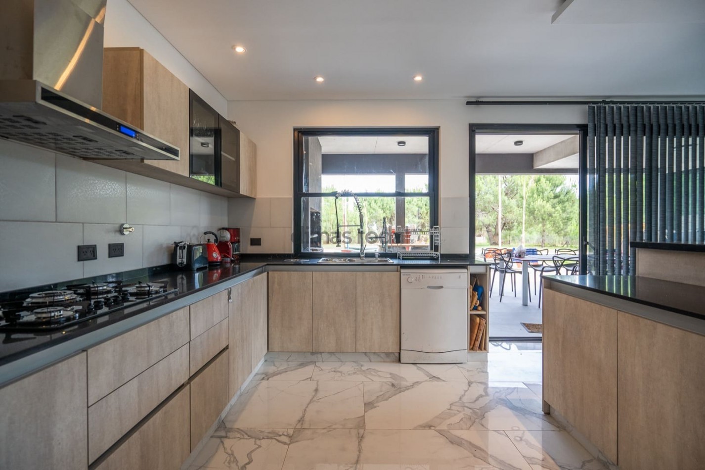 VENTA - PINAMAR - CASA EN LA HERRADURA