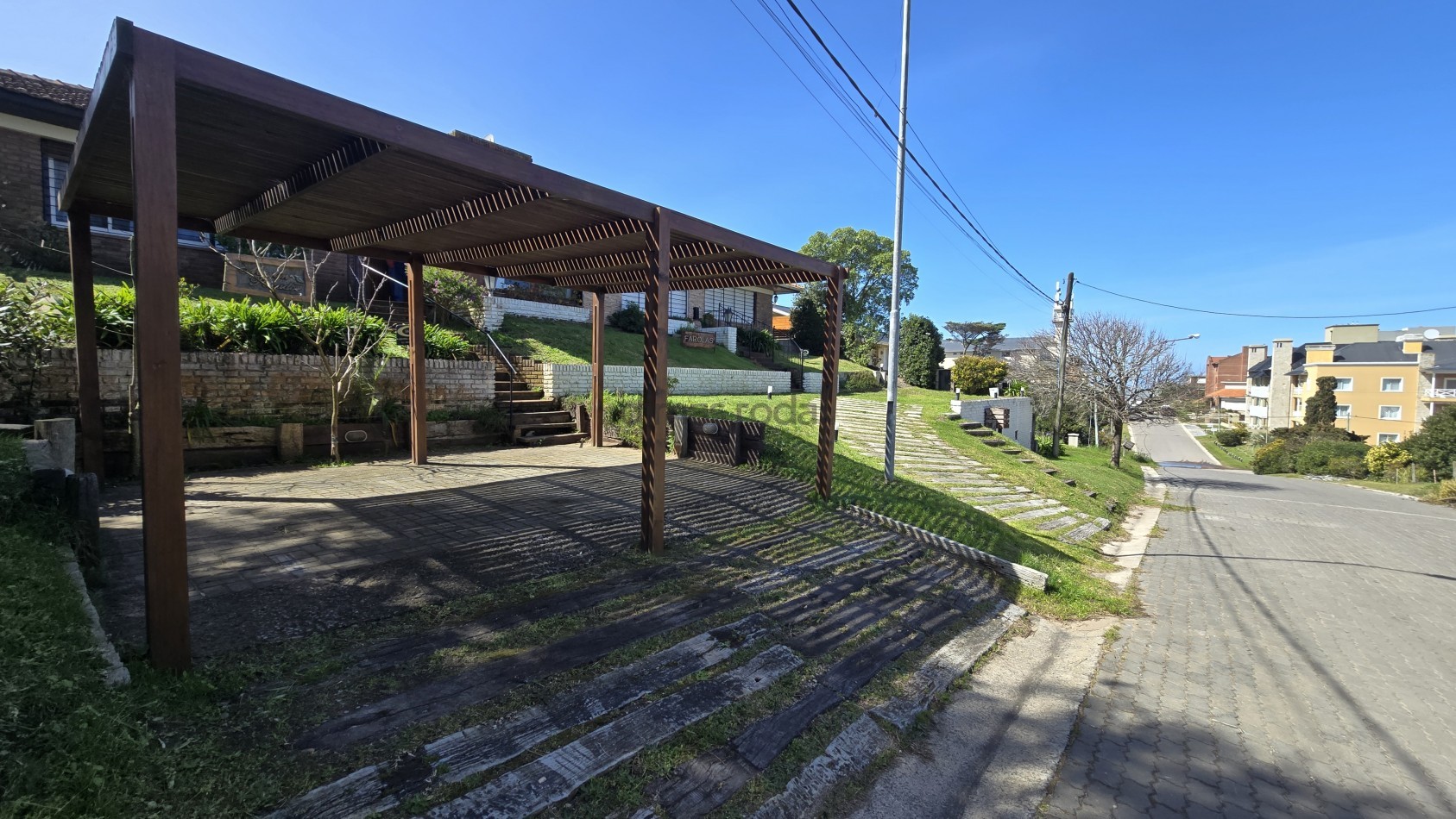 EN VENTA - PINAMAR - CASA ZONA PLAYA