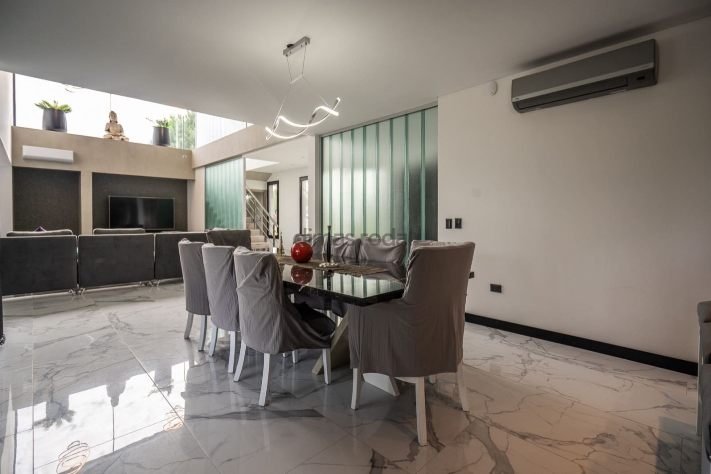 VENTA - PINAMAR - CASA EN LA HERRADURA