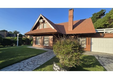 EXCELENTE CASA EN MARTIN PESCADOR (ZONA PLAYA)